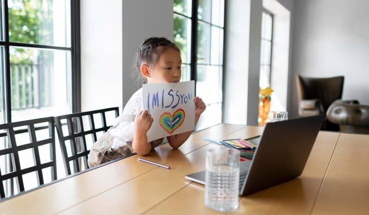A portable ‘pee cup’ exists so your toddler can wee in the car.
