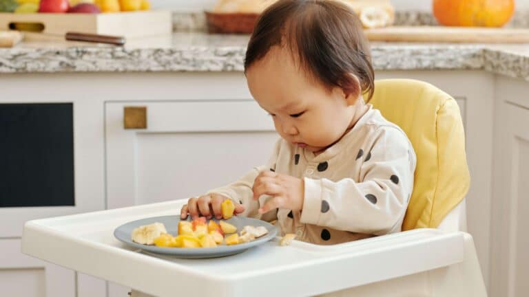 Exploring Baby-Led Weaning: A Gentle Approach to Introducing Solids