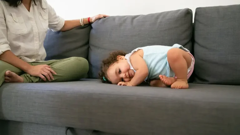 Lethargic Newborn Signs and What to Do Right Away