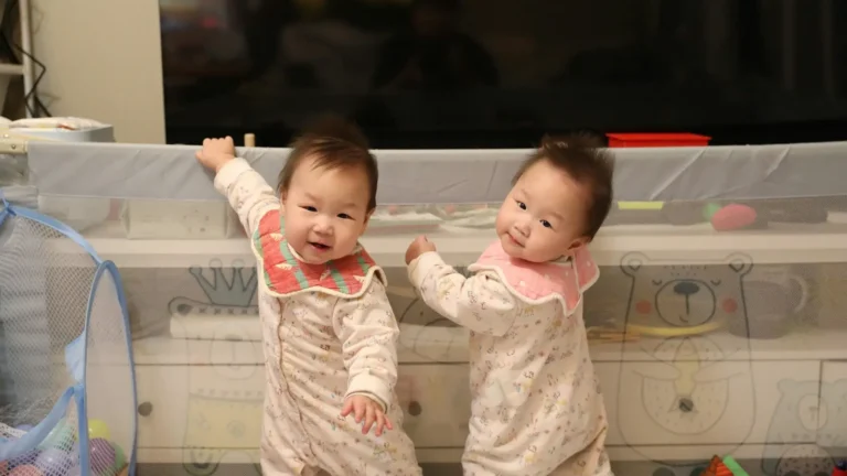Essential Guide for Newborn Twins Care Sleep and Bonding